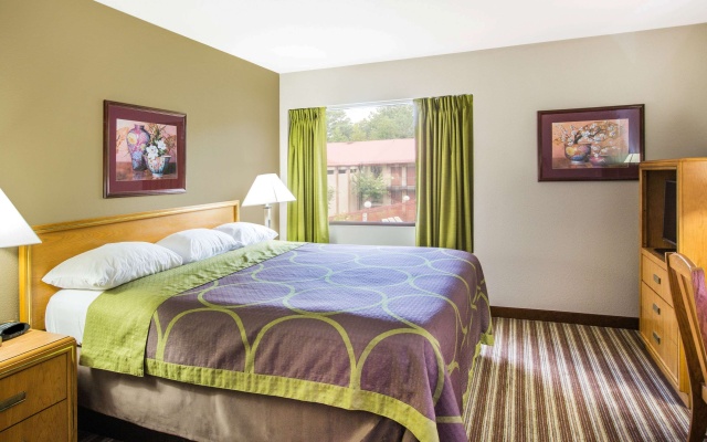 photo 5 of Super 8 by Wyndham Oxford (Mississippi)