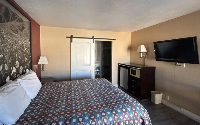 photo 3 of Motel 6 Pasadena, CA – Old Town Pasadena Area