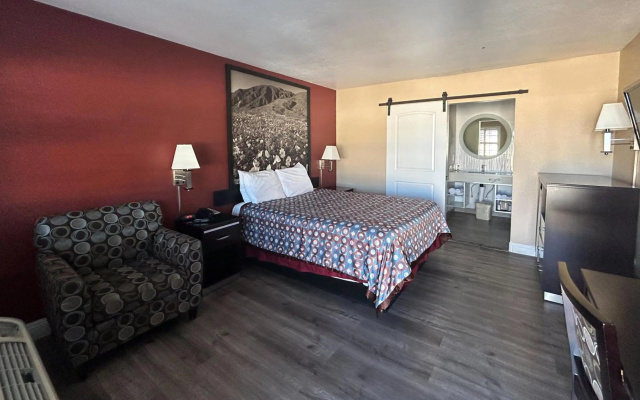 photo 4 of Motel 6 Pasadena, CA – Old Town Pasadena Area