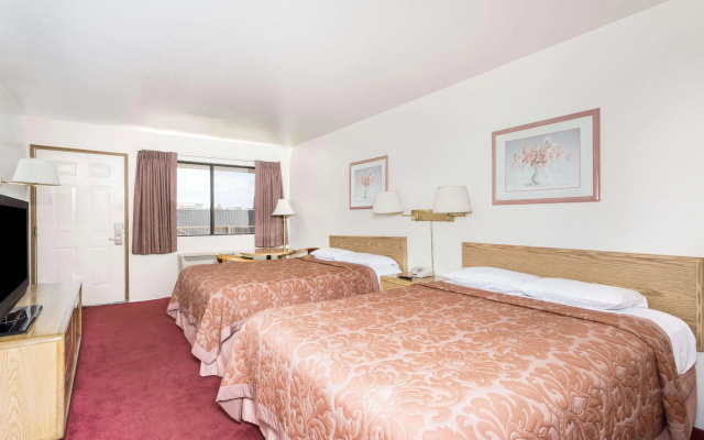 photo 4 of Super 8 By Wyndham Phoenix Metro North