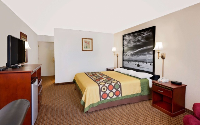 photo 5 of Super 8 by Wyndham Plainview