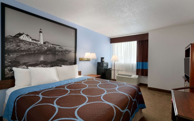 photo 2 of Super 8 by Wyndham Portland ME