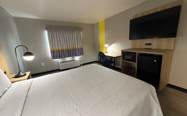 photo 3 of Super 8 by Wyndham Richfield/Cleveland