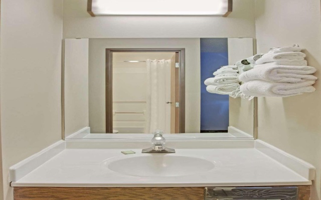 photo 4 of Baymont Inn & Suites by Wyndham Richmond