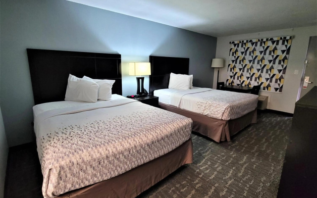 photo 4 of Super 8 Rockwall