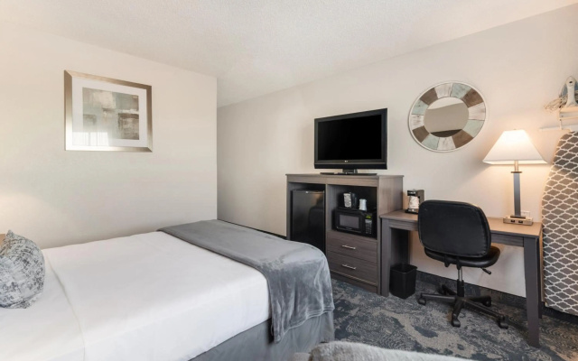 photo 3 of American Inn Suites Detroit Metro Airport