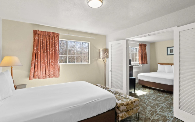photo 2 of Rose Garden Inn - San Jose Airport