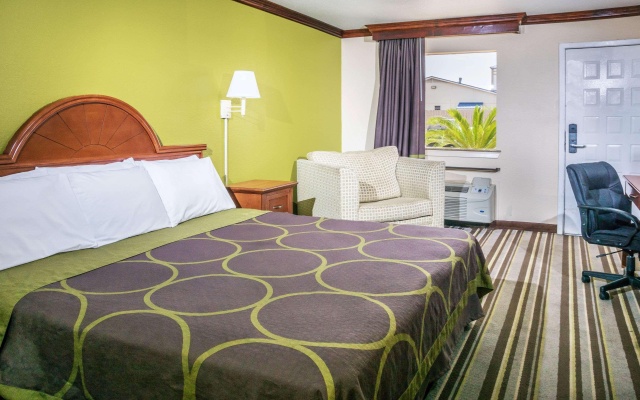 photo 3 of Super 8 by Wyndham San Marcos