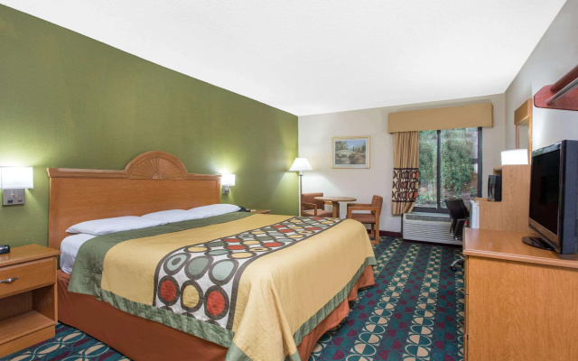 photo 4 of Super 8 By Wyndham Spartanburg/I-26 Exit 22