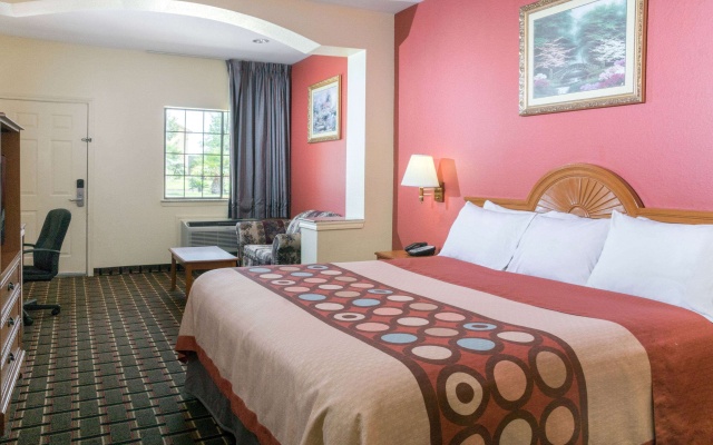 photo 4 of Super 8 by Wyndham Stafford Sugarland Area