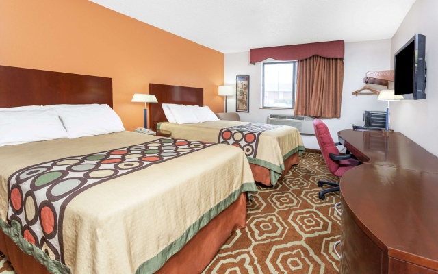 photo 3 of Super 8 by Wyndham Sterling Heights/Detroit Area
