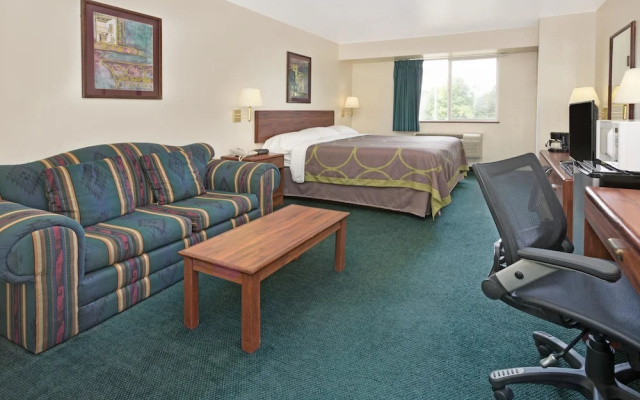 photo 4 of Super 8 Windsor