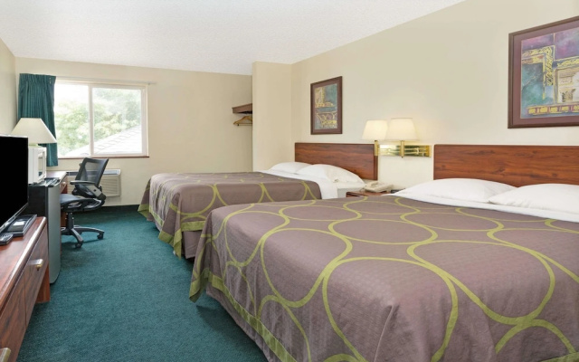 photo 3 of Super 8 Windsor