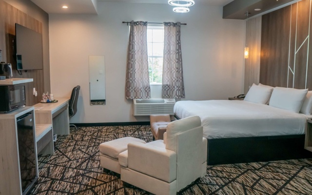 photo 4 of Comfeeni Inn and Suites