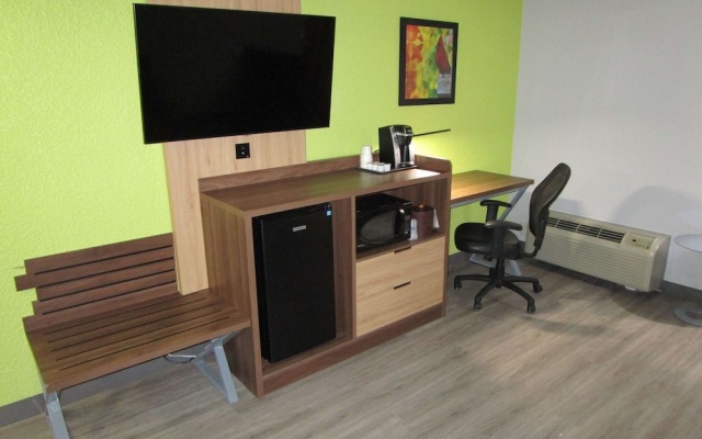 photo 4 of SureStay Plus Hotel by Best Western St. Louis Westport