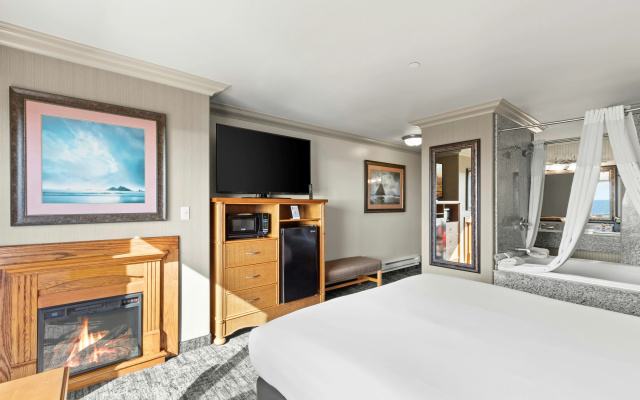 photo 2 of Surf & Sand Lodge