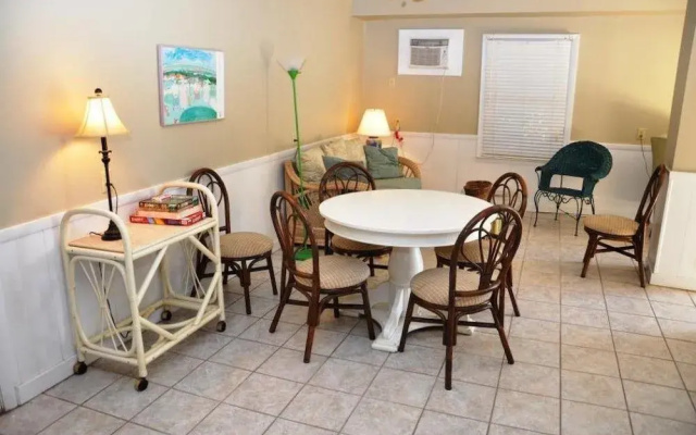 photo 5 of Surf Chalet - 4 Br home by RedAwning