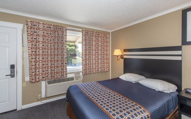 photo 3 of Surf Motel and Gardens