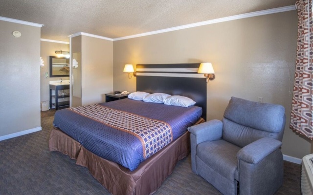 photo 4 of Surf Motel and Gardens