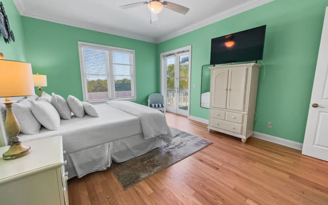 photo 4 of Surfer Dog 4 Bedroom Home by RedAwning