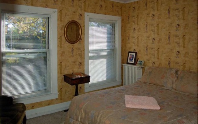 photo 4 of Sutton's Place