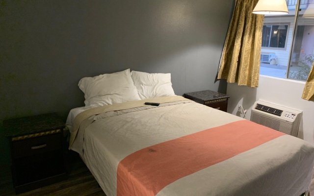 photo 3 of La Casa Inn
