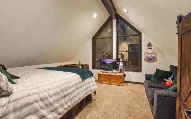 photo 2 of Tahoe Pines Cabin
