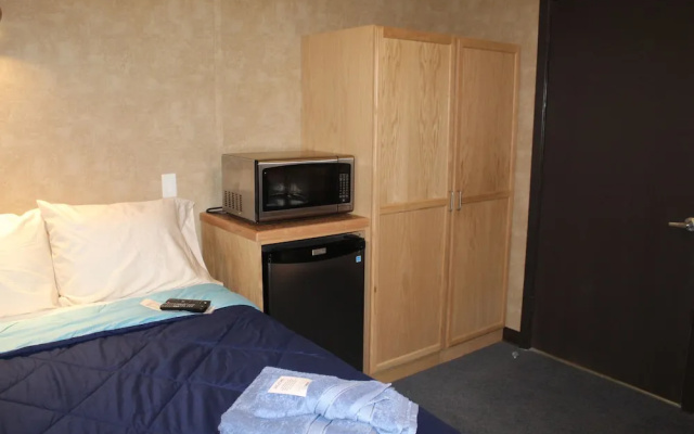 photo 3 of Target Hospitality - Carlsbad Lodge