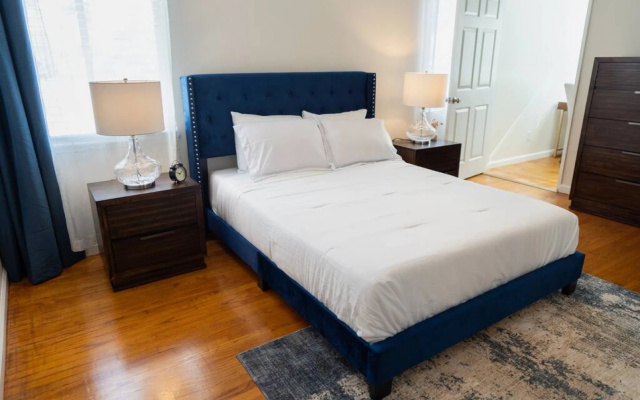 photo 3 of TASTEFUL SPACIOUS 3-BEDROOM HOME WITH HOT TUB ONLY MINUTES FROM DISNEYLAND (p56)