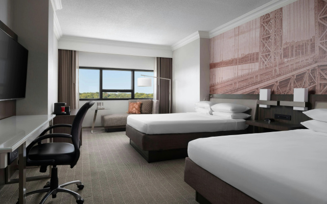 photo 4 of Teaneck Marriott at Glenpointe
