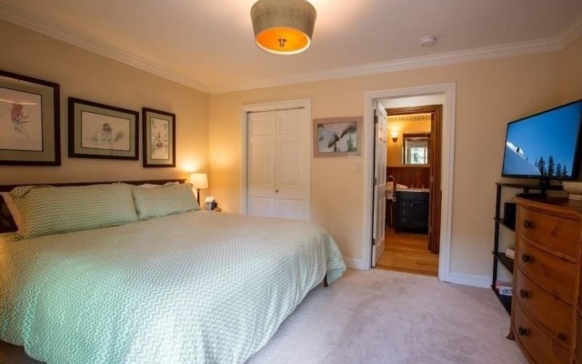photo 4 of Texas Townhome Condos - 3 Minutes Walk to Gondola by RedAwning