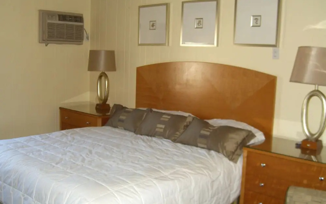 photo 4 of The Amethyst Beach Motel
