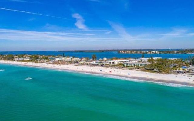 photo 5 of The Anna Maria Island Beach Palms 6B - 2 Br condo by RedAwning