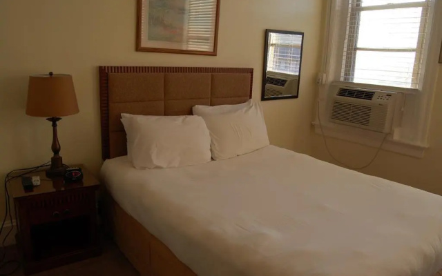 photo 4 of The Baron Hotel