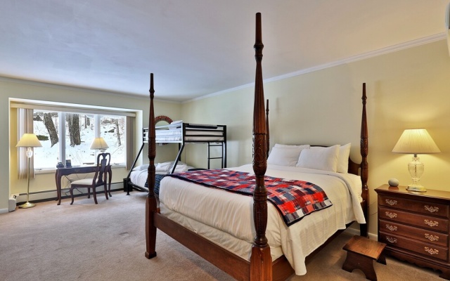 photo 5 of The Birch Ridge: 3 Guest Rooms W/ Ensuite Baths, Fireplaces, Jacuzzi Tubs, Hot Tub & More! Block C 3 Bedroom Home