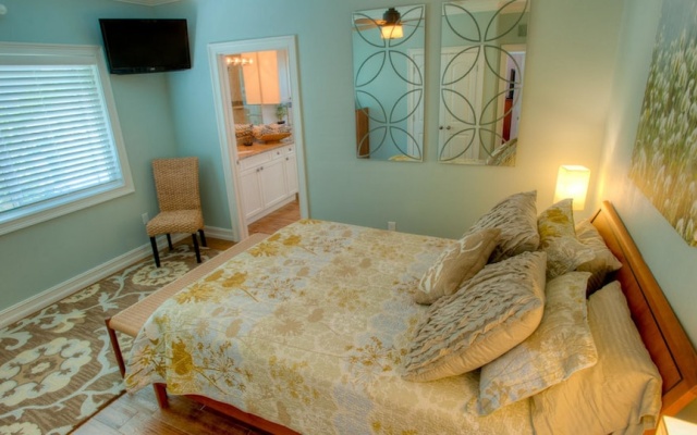 photo 5 of The Blue Horizon Apartment 9