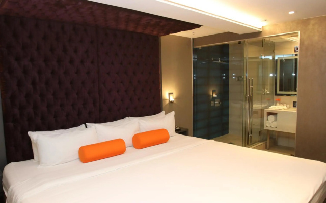 photo 4 of BLVD Hotel and Studios Universal-Hollywood, an Ascend Collection Hotel