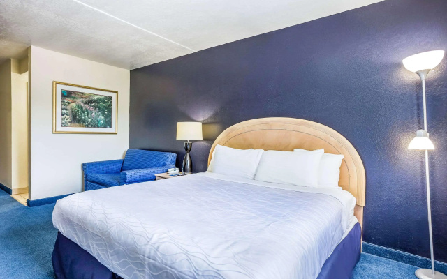 photo 3 of Rodeway Inn