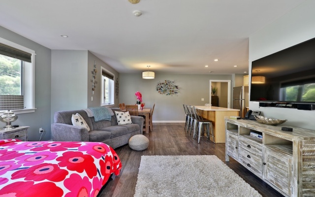 photo 3 of The Brit Suite at Killington: Sleeps 10, Newly Remodeled