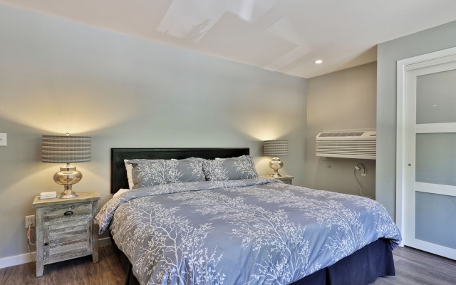 photo 5 of The Brit Suite at Killington: Sleeps 10, Newly Remodeled
