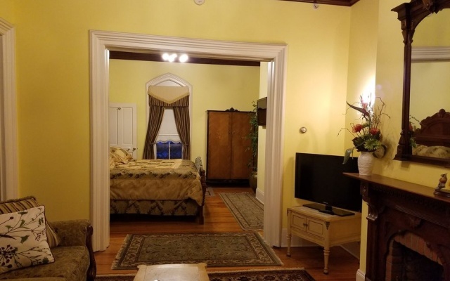 photo 2 of The Carriage House Inn