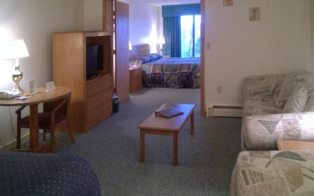 photo 4 of Cascades Lodge