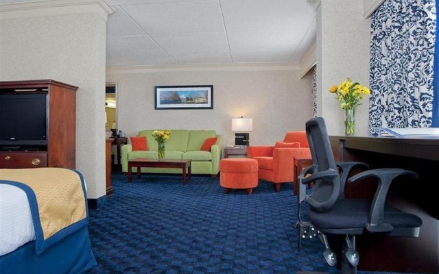 photo 5 of Cavalier Inn at the University