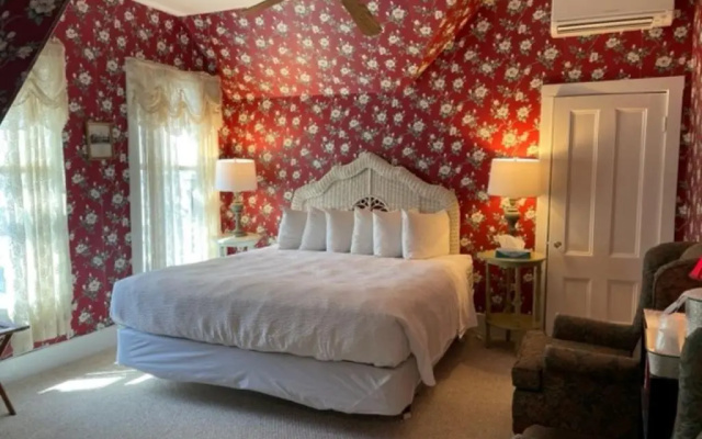 photo 4 of The Central House