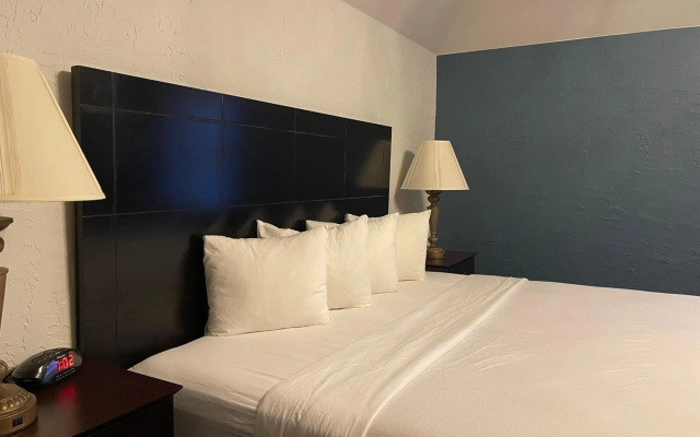photo 4 of Chateau Hotel and Conference Center