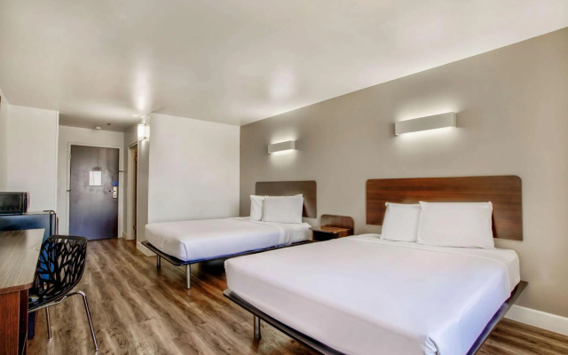 photo 3 of Clement Palo Alto – All-Inclusive Urban Resort