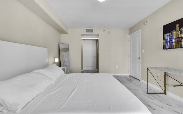 photo 2 of The Club at Brickell Bay Luxury Suites