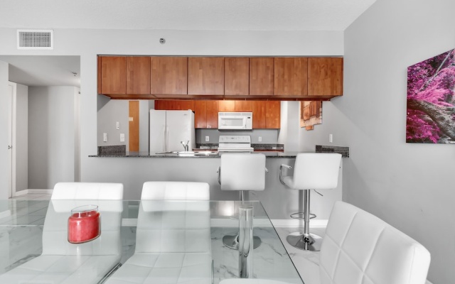 photo 4 of The Club at Brickell Bay Luxury Suites
