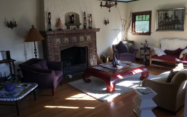 photo 3 of The Doctor's House