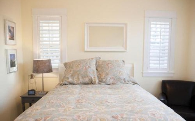 photo 4 of The Driftwood - 5 Br home by RedAwning